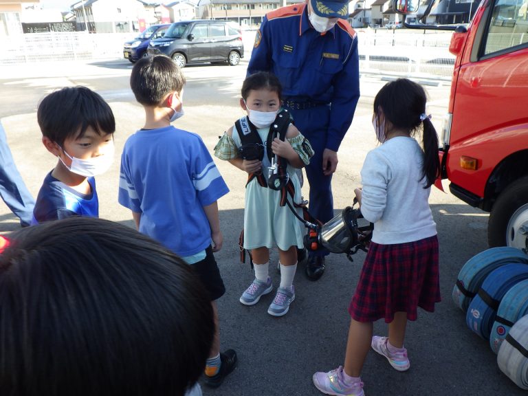 R3.10.14 消火体験会（富山市出前講座）がありました。 ｜ とよた保育園｜富山市豊田本町｜社会福祉法人 相幸福祉会